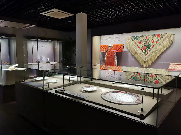 “百件文物讀廣州”展覽在廣州博物館開幕