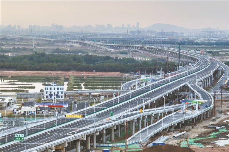 大湾区(qū)车友团(tuán) 体验(yàn)“半小时(shí)生活交通圈”